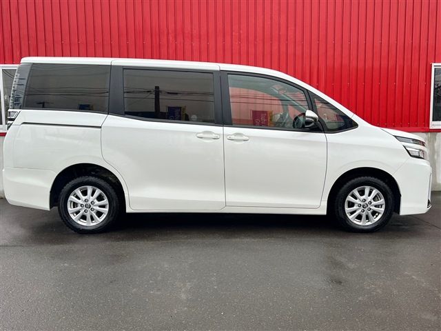 Toyota VOXY 2018-08 28634-5