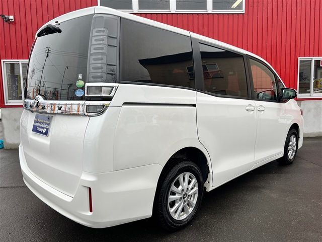 Toyota VOXY 2018-08 28634-4