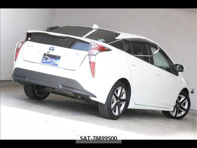 Toyota PRIUS 2017-06 282199-11