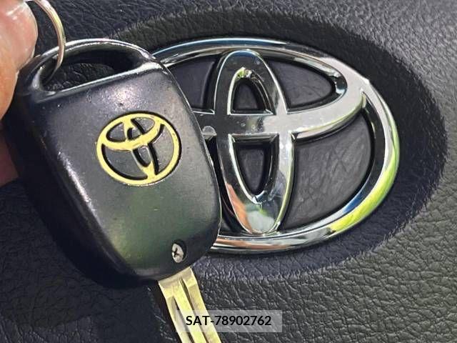 Toyota SIENTA 2014-01 368207-6
