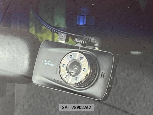 Toyota SIENTA 2014-01 368207-5