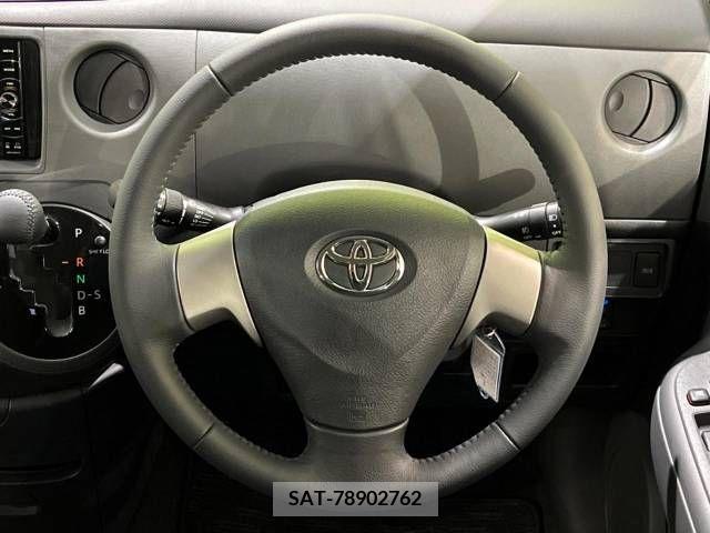Toyota SIENTA 2014-01 368207-12