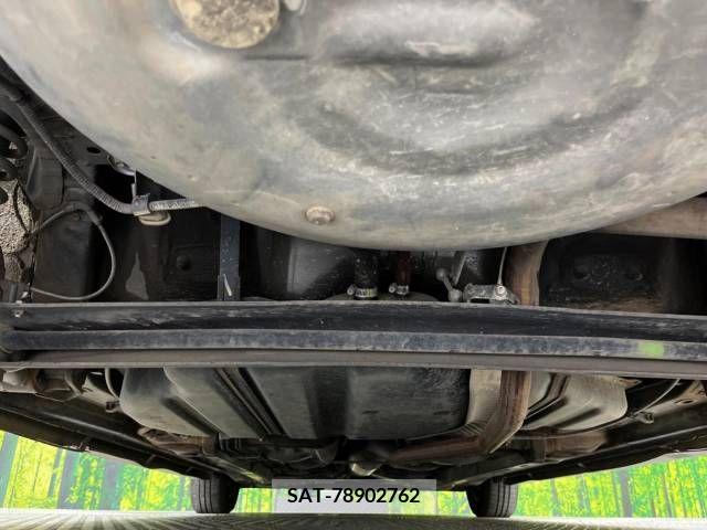 Toyota SIENTA 2014-01 368207-19