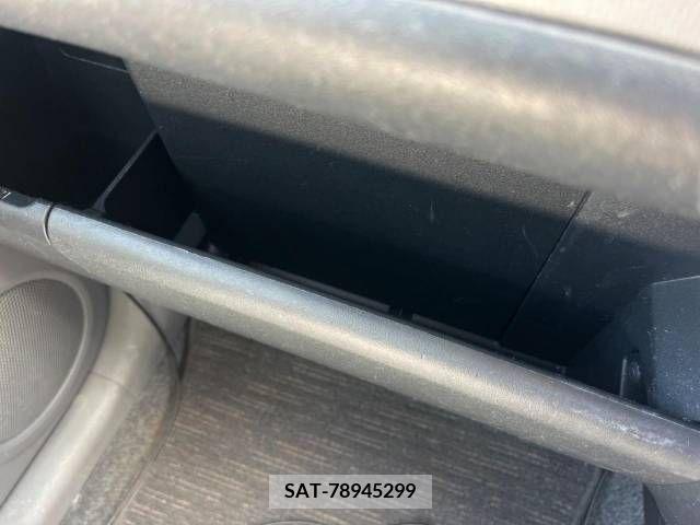 Toyota SIENTA 2009-06 313741-19
