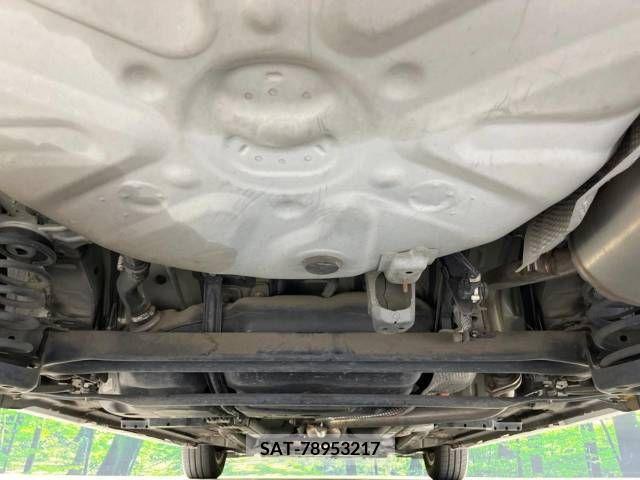 Toyota PRIUS 2011-10 341006-19