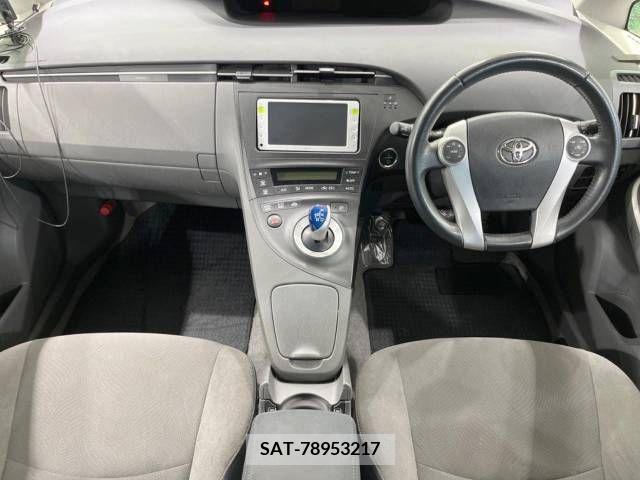 Toyota PRIUS 2011-10 341006-1