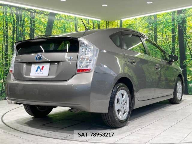 Toyota PRIUS 2011-10 341006-17