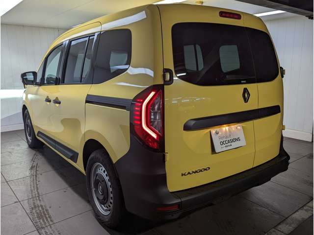 Renault KANGOO 2023-05 19423-2