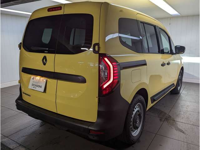 Renault KANGOO 2023-05 19423-6
