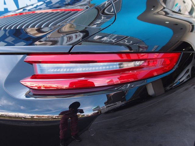 Porsche 911 2019-03 15923-23