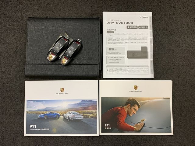 Porsche 911 2019-03 15923-24