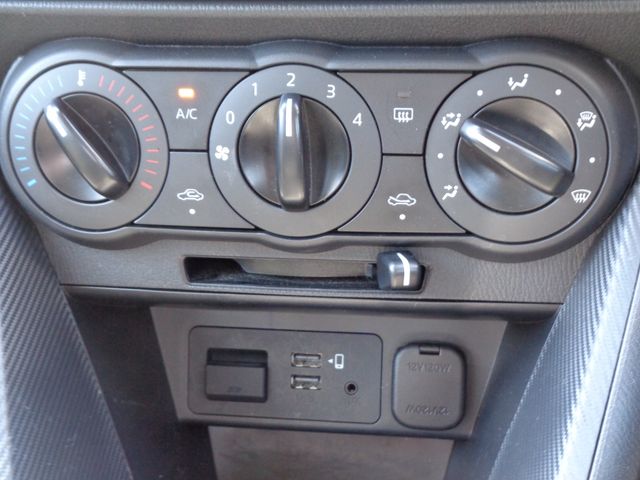 Mazda MAZDA2 2020-04 2221-8