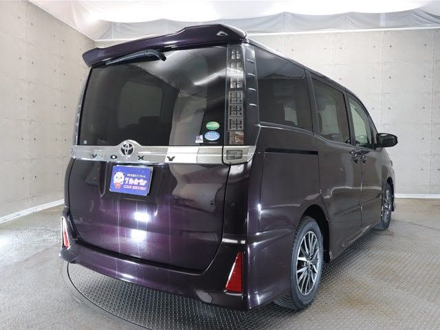 Toyota VOXY 2014-11 21854-1
