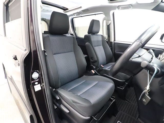 Toyota VOXY 2014-11 21854-3