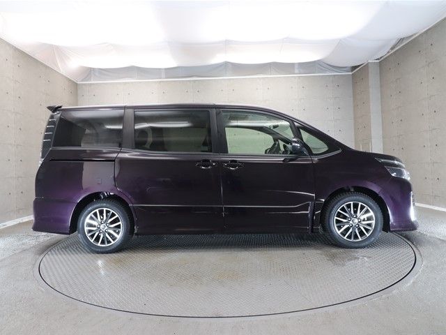 Toyota VOXY 2014-11 21854-22