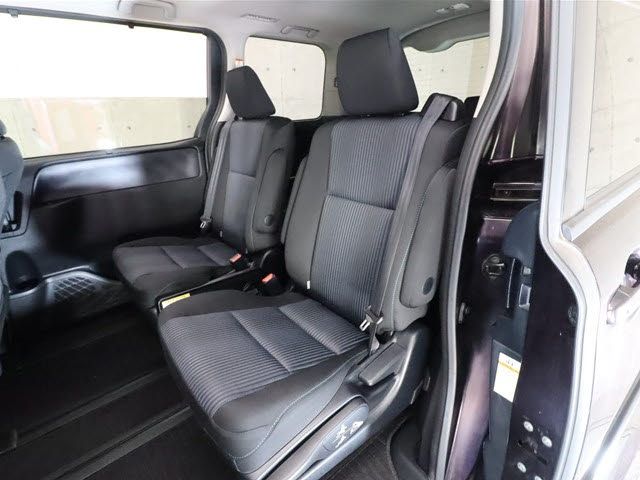 Toyota VOXY 2014-11 21854-6
