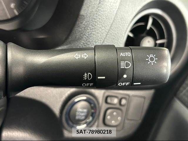 Toyota VITZ 2018-04 221509-7