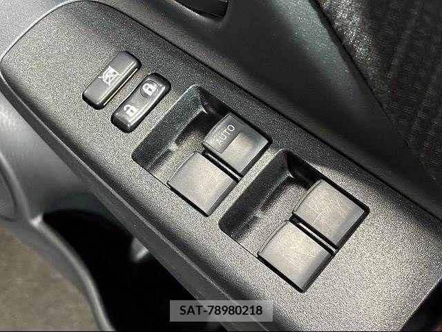 Toyota VITZ 2018-04 221509-11
