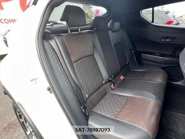 Toyota C-HR 2017-03 350559-7