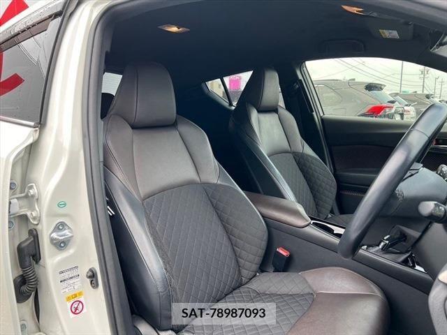 Toyota C-HR 2017-03 350559-6