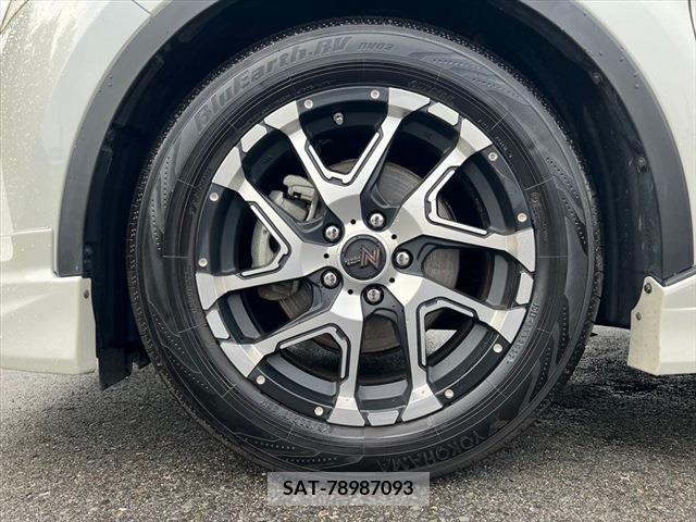 Toyota C-HR 2017-03 350559-12