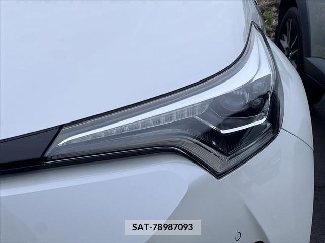 Toyota C-HR 2017-03 350559-20