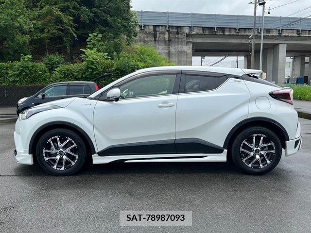 Toyota C-HR 2017-03 350559-19
