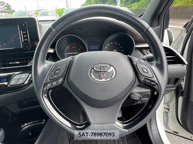 Toyota C-HR 2017-03 350559-9