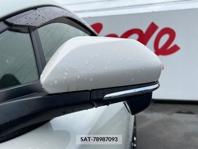 Toyota C-HR 2017-03 350559-24