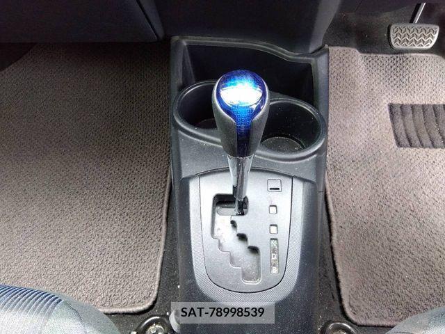 Toyota AQUA 2017-03 213282-9