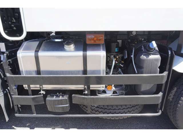 MITSUBISHI FUSO SUPER GREAT 2023-04 16093-11
