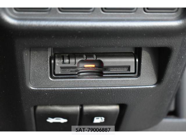 Nissan JUKE 2017-07 391596-6