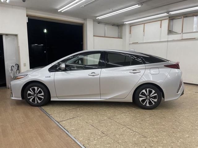 Toyota PRIUS PHV 2017-03 21449-7