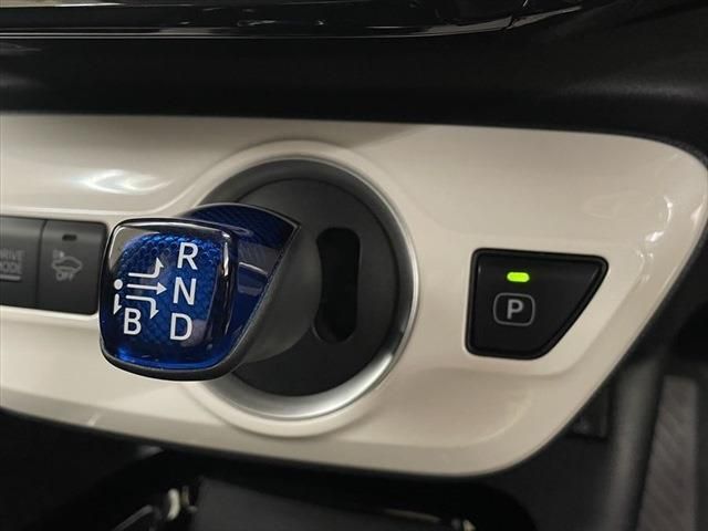 Toyota PRIUS PHV 2017-03 21449-25