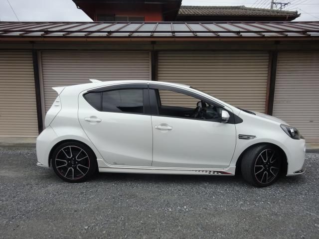 Toyota AQUA 2014-06 181965-17