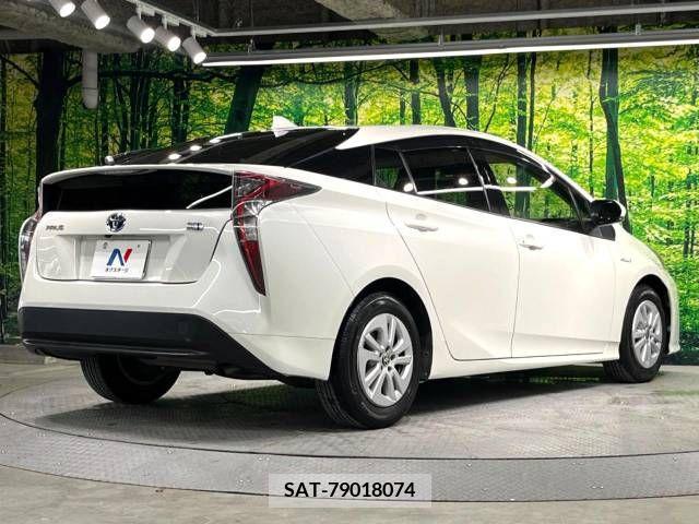 Toyota PRIUS 2015-12 340303-17