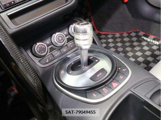 Audi R8 2012-08 373900-11