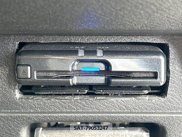 Nissan AURA 2023-03 213688-5
