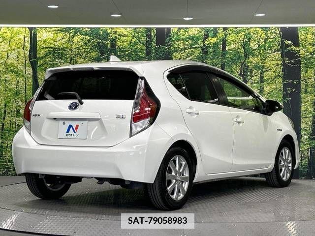 Toyota AQUA 2015-11 356225-17