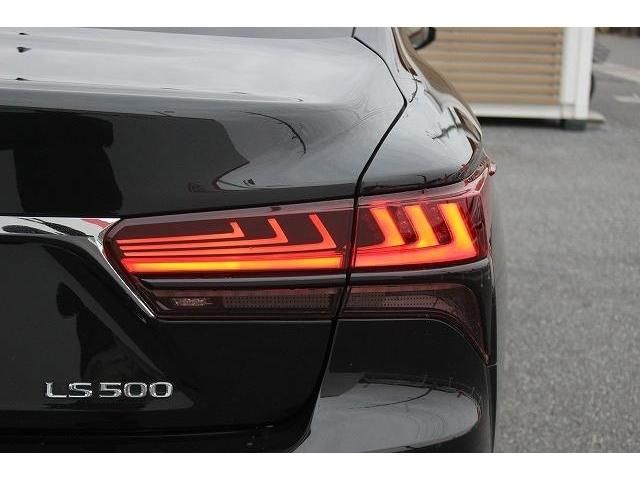 Lexus LS 2020-12 185775-11