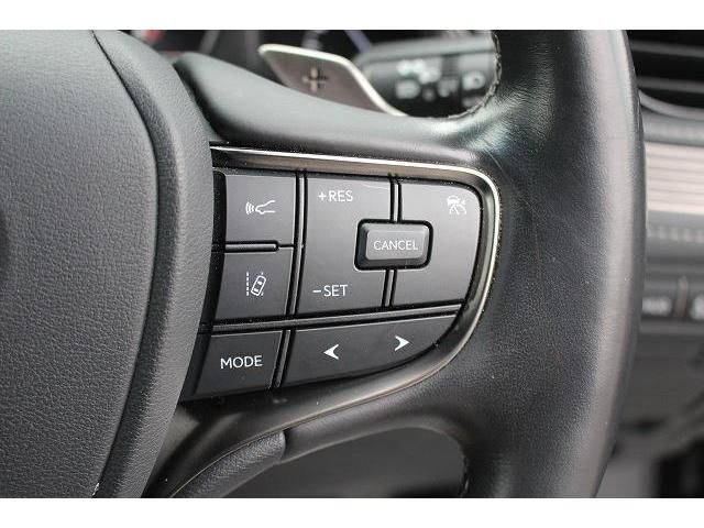 Lexus LS 2020-12 185775-3