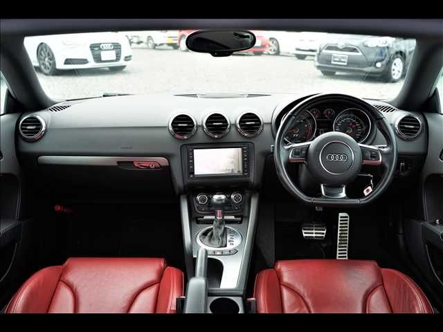Audi TT 2012-06 8321-2