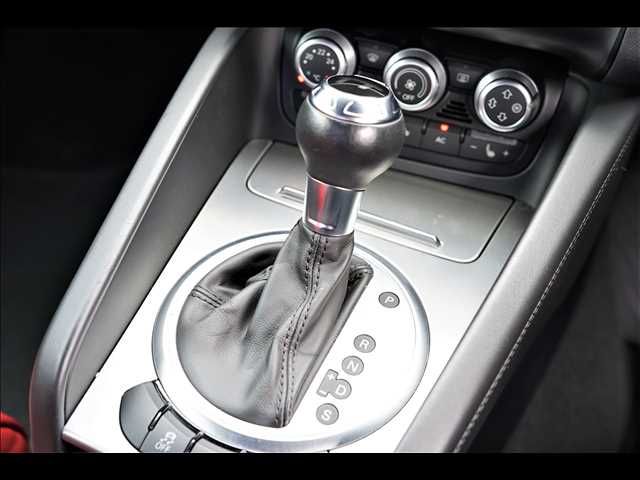 Audi TT 2012-06 8321-13