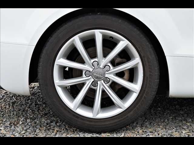 Audi TT 2012-06 8321-25