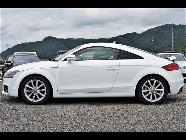 Audi TT 2012-06 8321-6