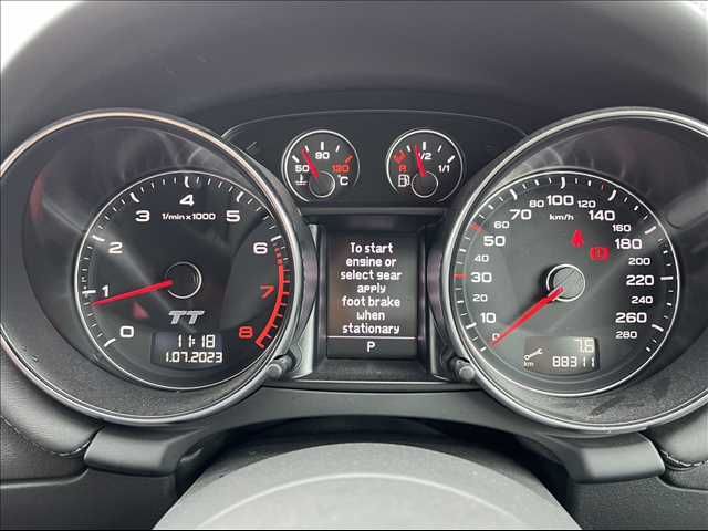 Audi TT 2012-06 8321-3