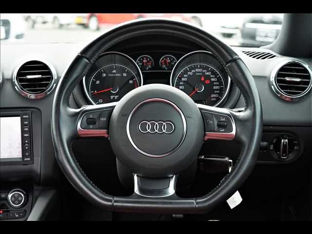 Audi TT 2012-06 8321-12