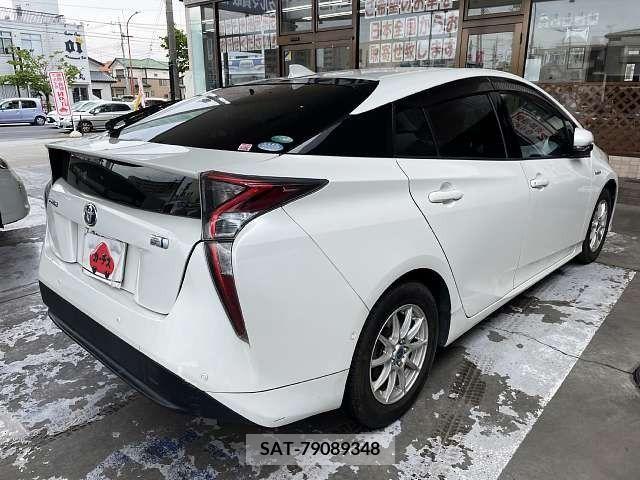 Toyota PRIUS 2016-02 282191-2