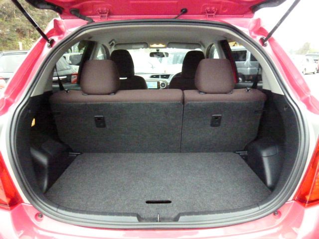 Toyota VITZ 2011-03 473-9
