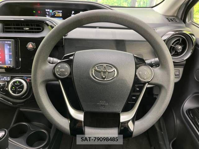 Toyota AQUA 2019-03 237769-11